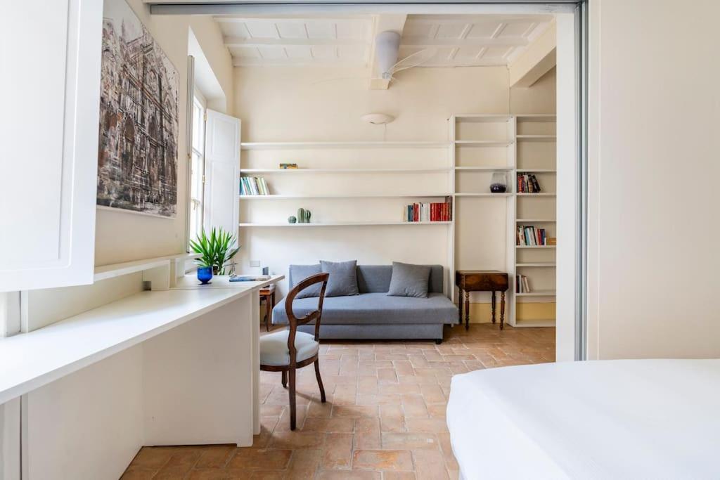 Relax Like Home, Piazza Santa Croce, With Balcony Apartment Florenz