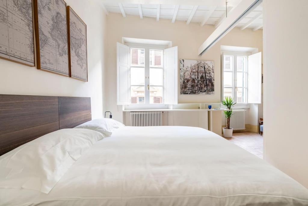 Relax Like Home, Piazza Santa Croce, With Balcony * Florenz